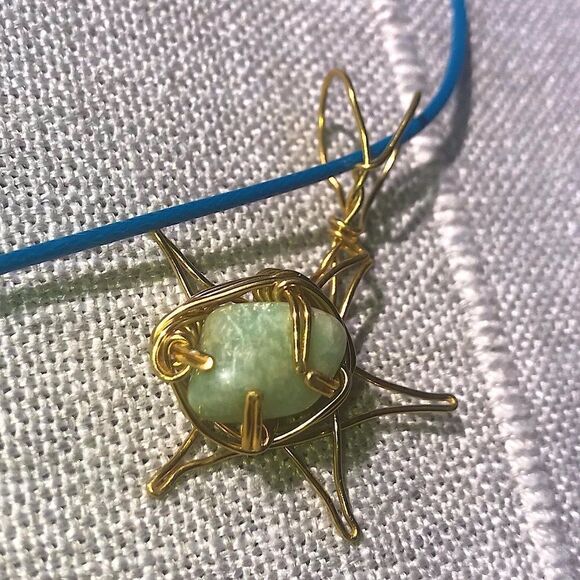 💚 GREEN AVENTURINE WIREWRAPPED STAR PENDANT NECKLACE 🔫💚 - Picture 1 of 6